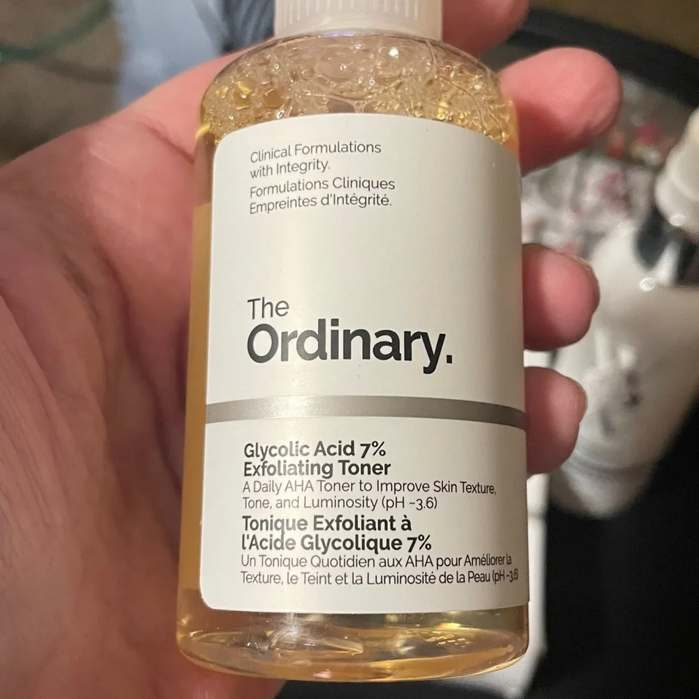 Victoria's Secret Sequin Bag with Skincare and skin and hair care - Picture 4 of 9